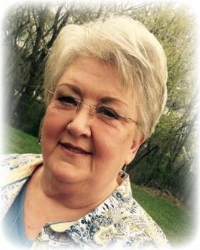 Barbara Sue Vanhoose paid obit pic.jpg